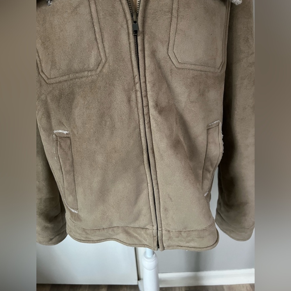 Covington Woman’s Tan Faux Suede Sherpa Lined Barn Style Jacket Size Medium - Picture 4 of 16